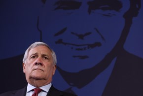 Forza Italia, Tajani eletto segretario all’unanimità