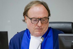Sotto accusa il magistrato Tarfusser: vuole riaprire il caso di Erba 