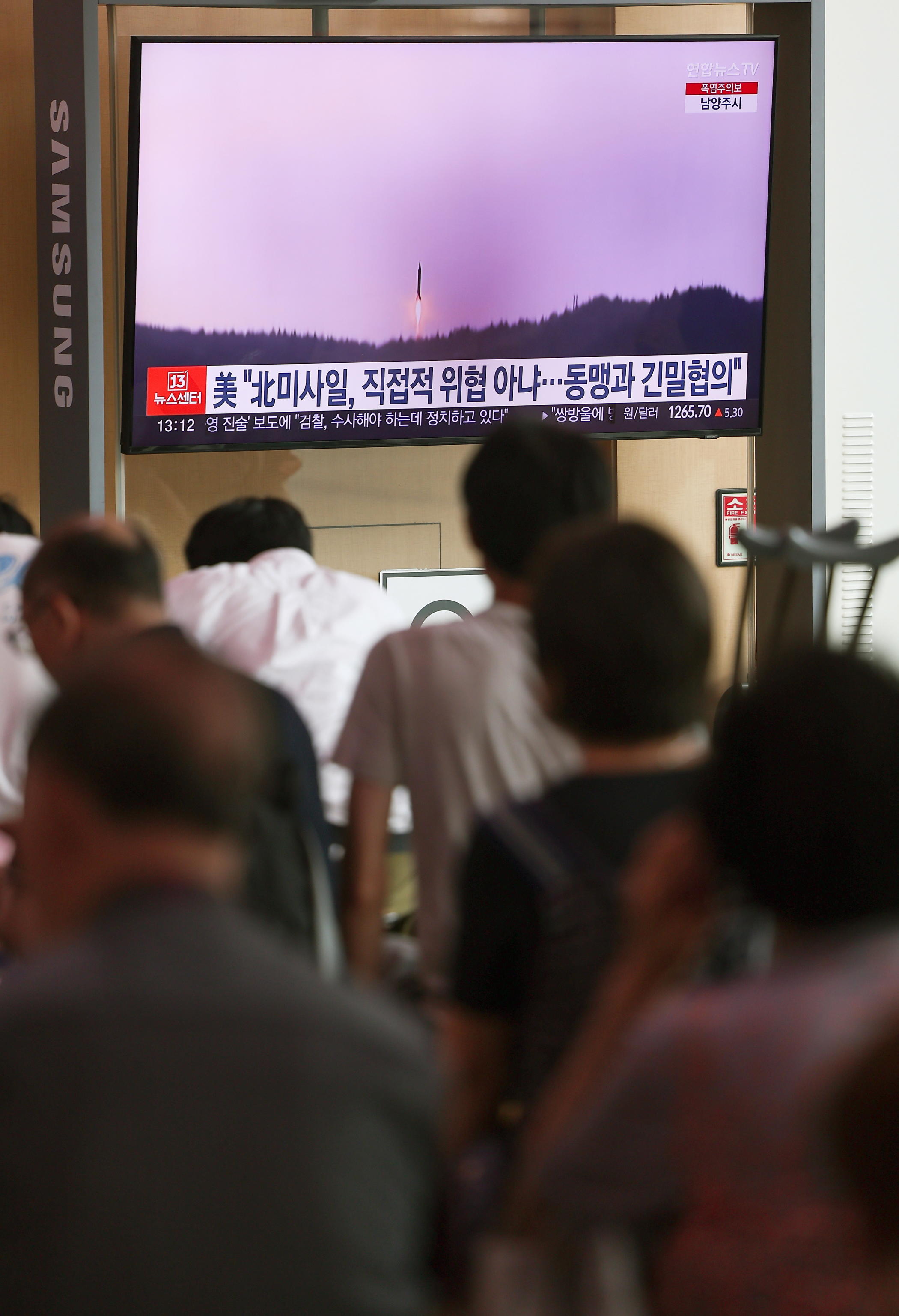 Pyongyang festeggia e lancia due missili: la condanna di Washington