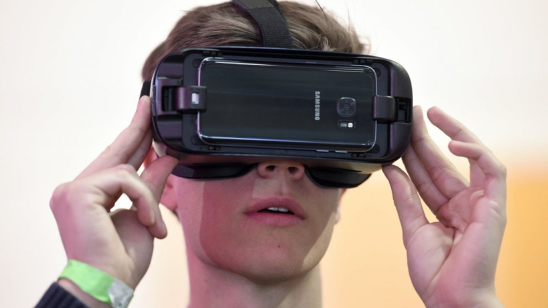 Metaverso, Samsung potrebbe lanciare il suo visore entro l’estate