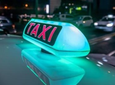 Taxi gratis fuori dalle discoteche per chi ha bevuto