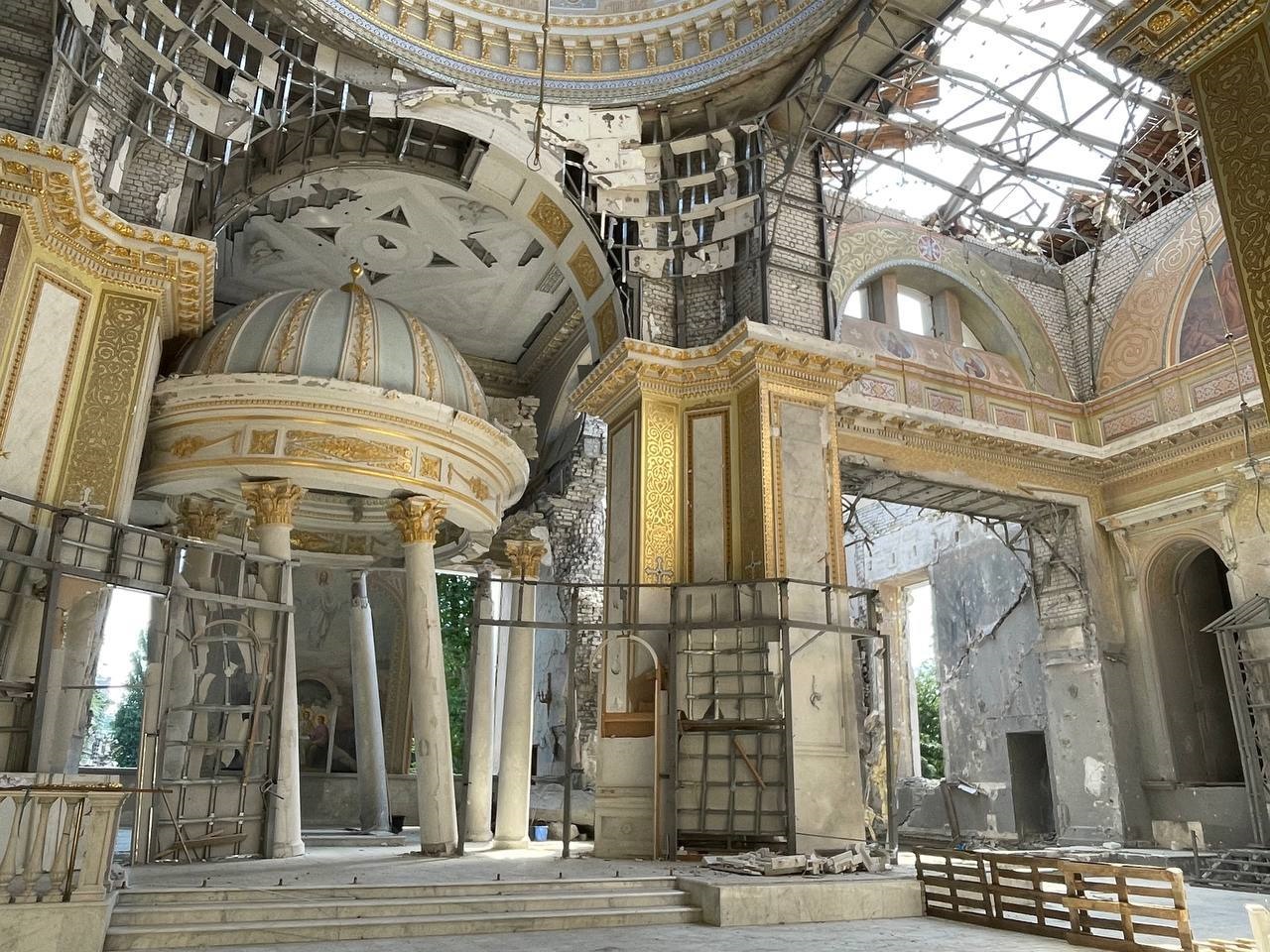 Raid alla cultura: la Russia vuole colpire l’identità nazionale ucraina 