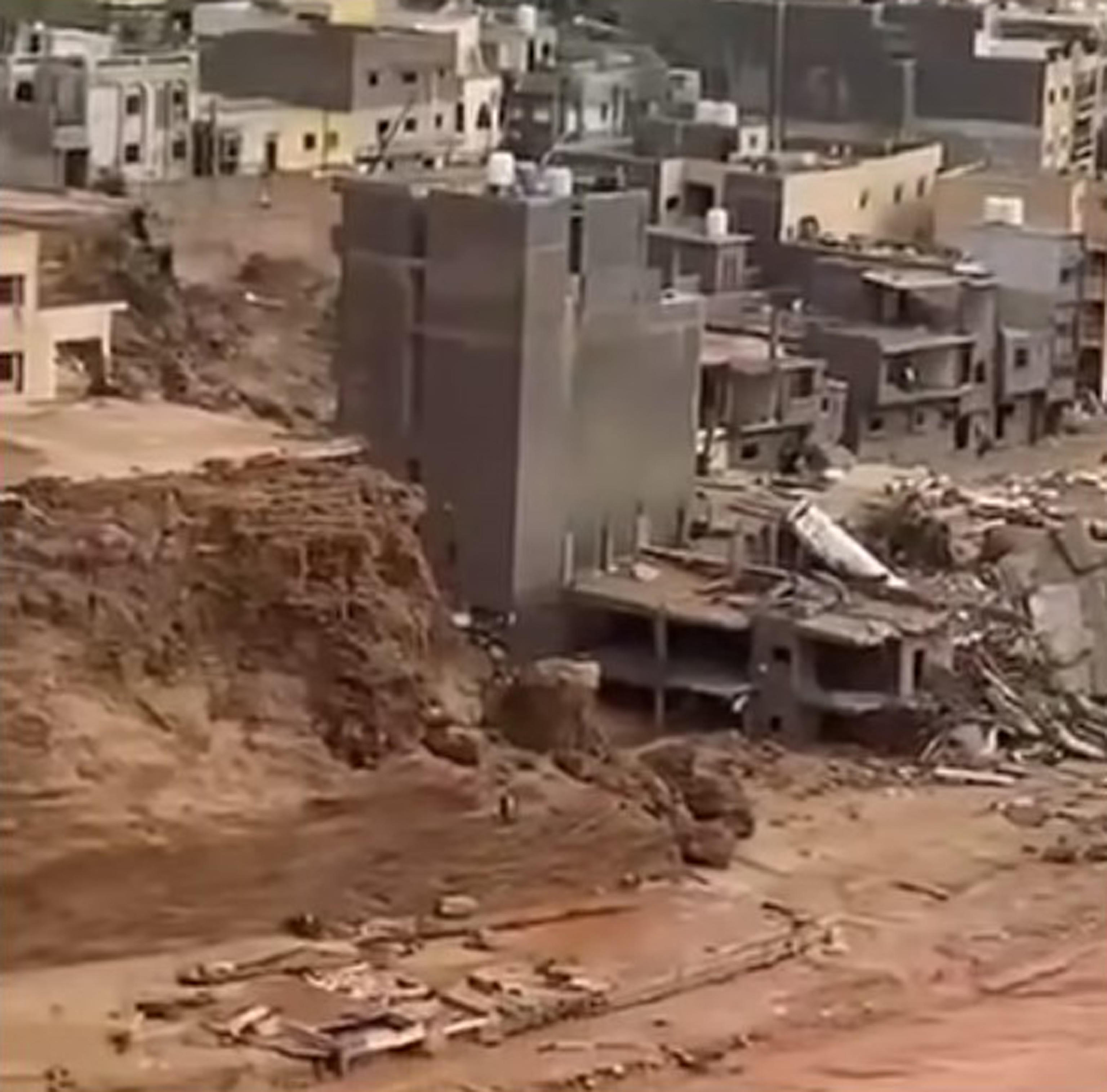 Libia in ginocchio, le inondazioni provocano 2mila morti