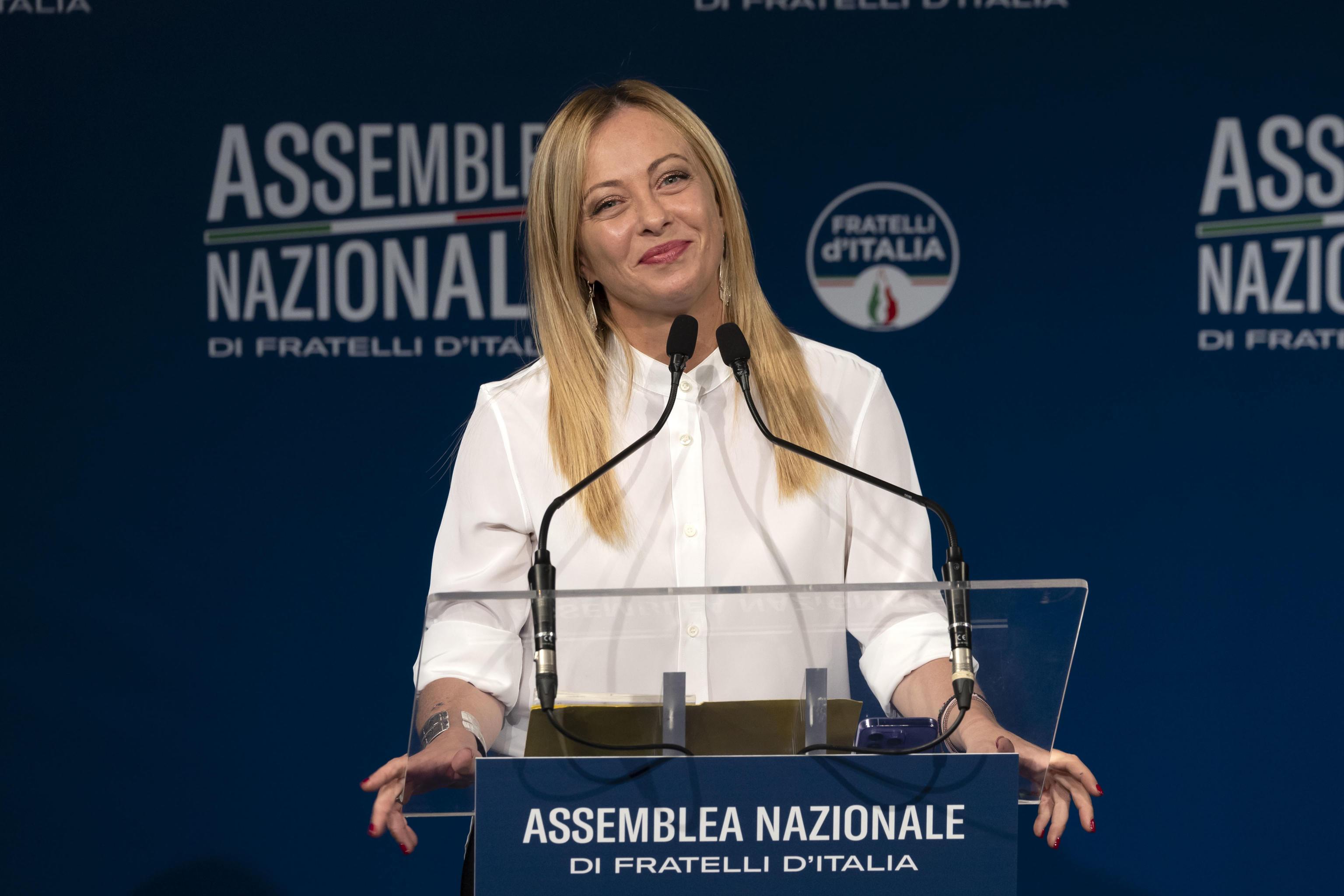 Giorgia Meloni: a testa alta