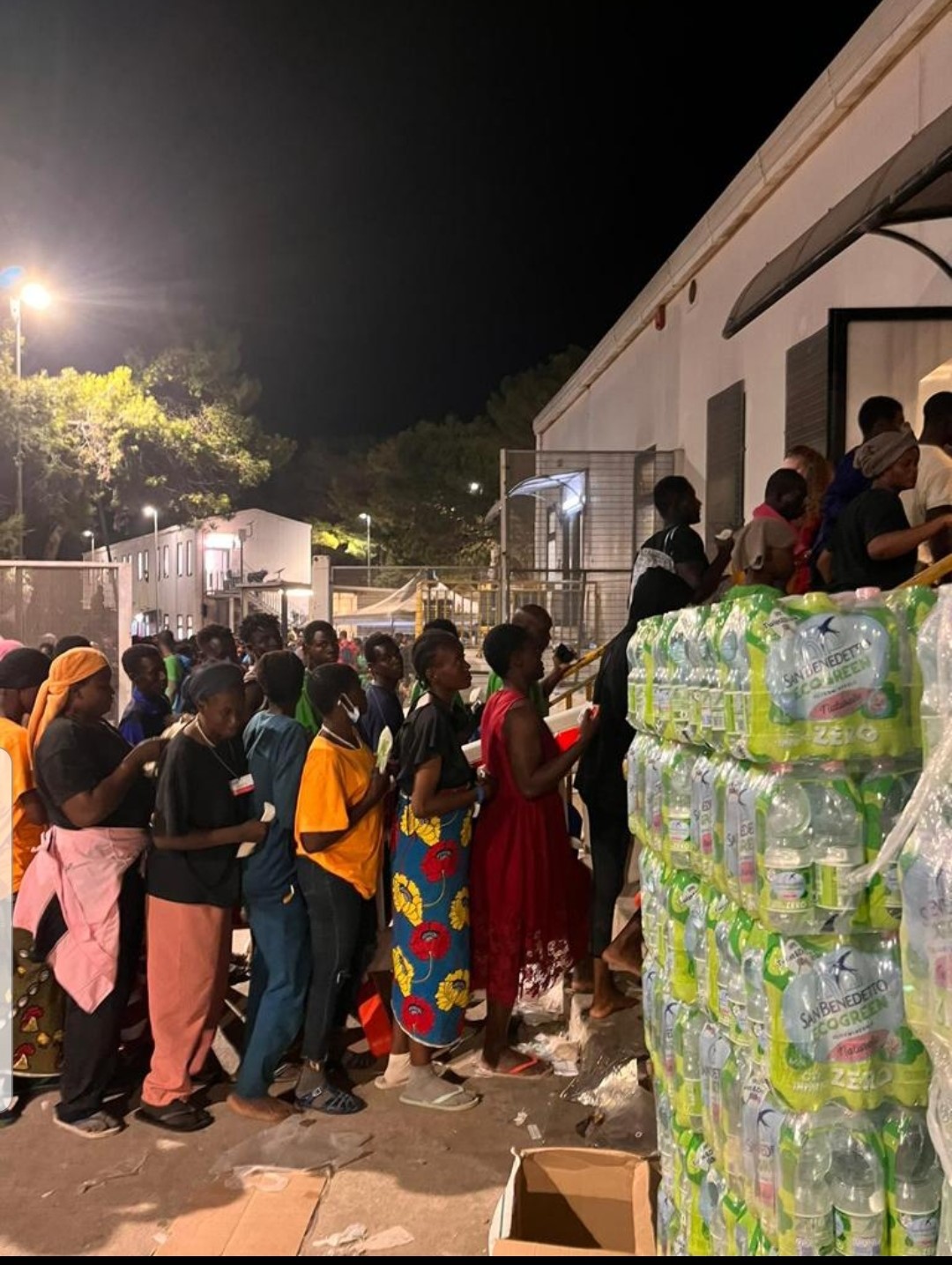 A Lampedusa la Croce rossa assiste 3.800 persone all’hotspot