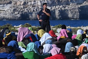 Migranti, Tajani: “Europa non solidale con l’Italia”
