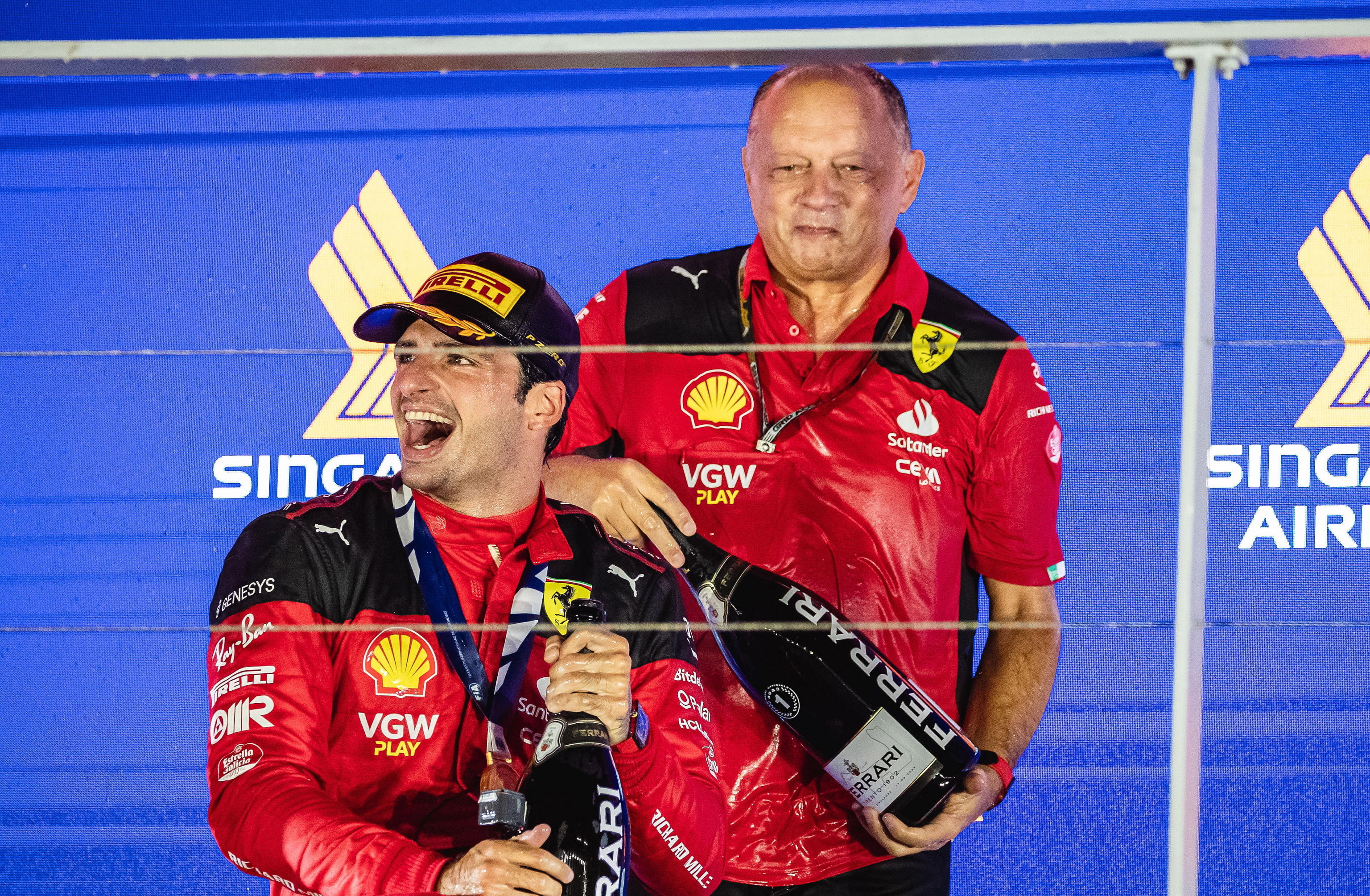 A Singapore la Ferrari torna d’oro con Sainz