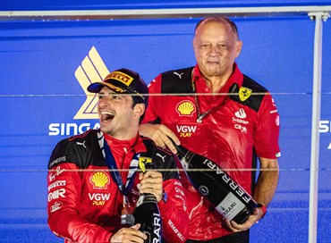 A Singapore la Ferrari torna d’oro con Sainz
