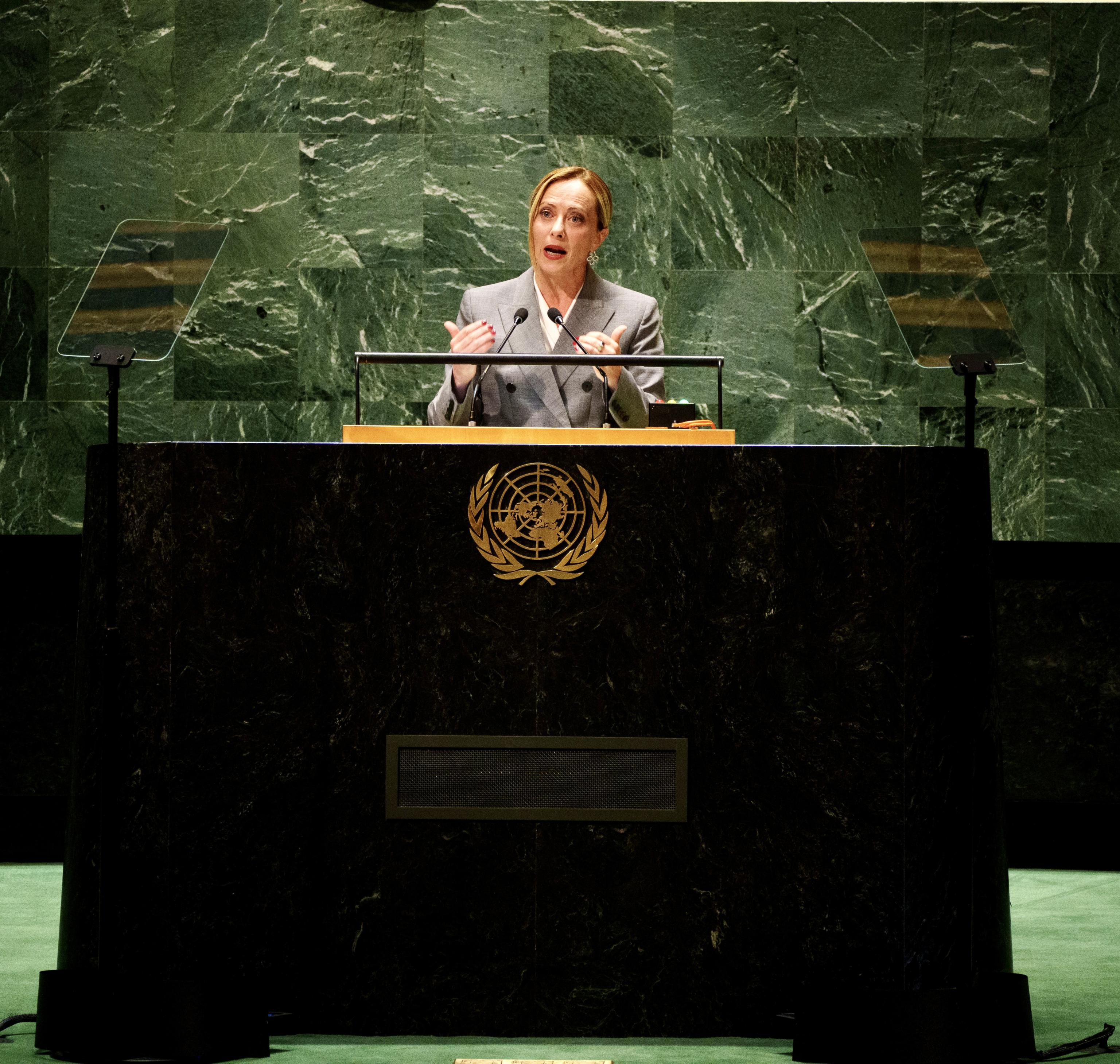 Giorgia Meloni promette… e mantiene. L’esempio della Commissione Covid