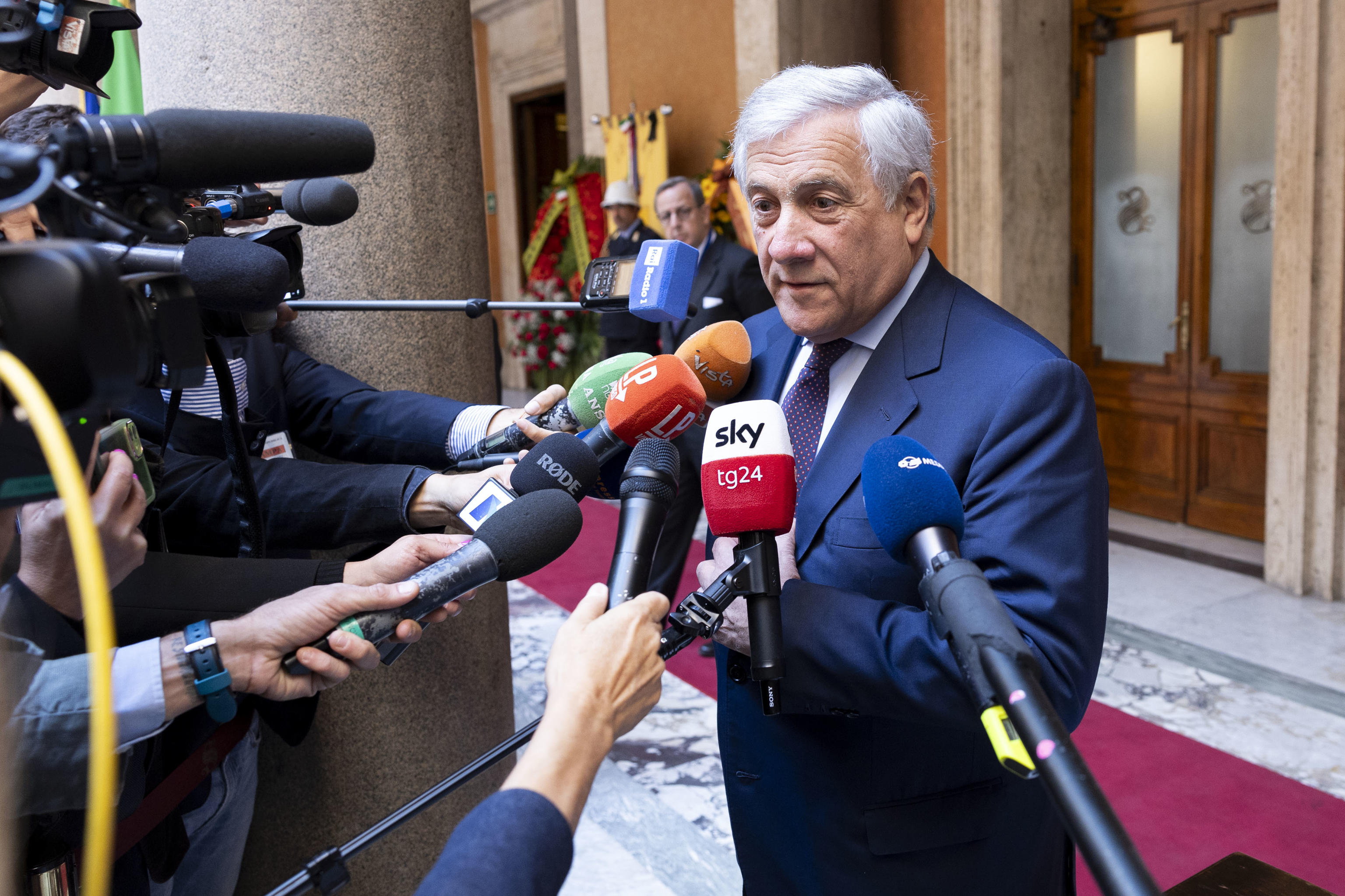 Edilizia, Tajani: “Nessun condono sulle grandi irregolarità”