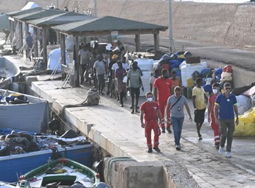 Migranti, Tajani: “Lampedusa non è solo un problema italiano”