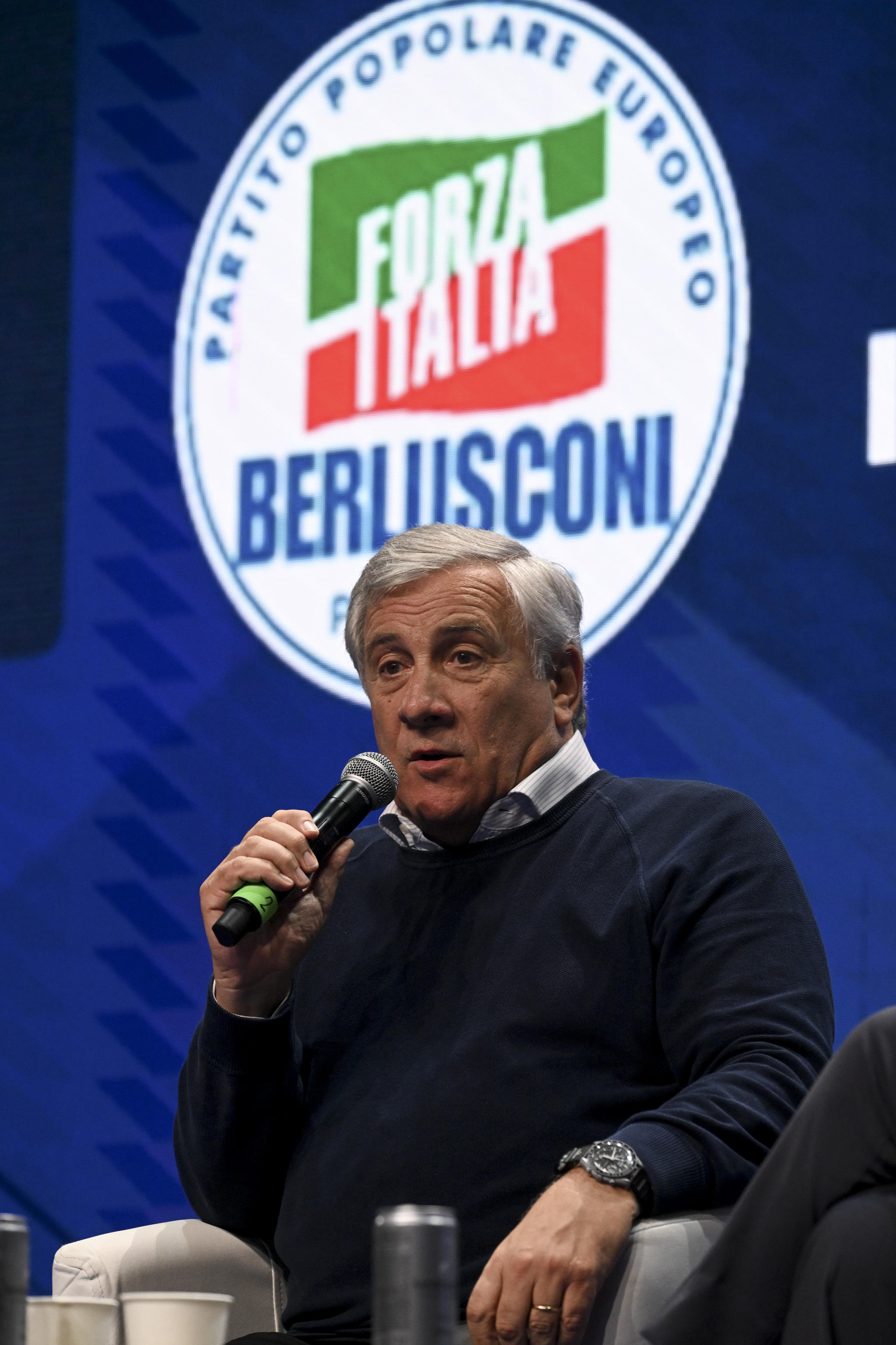 Tajani non vede complotti finanziari, ma attacca la Germania