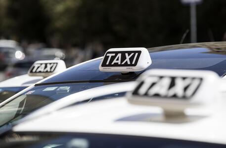 Licenze taxi, scontro totale