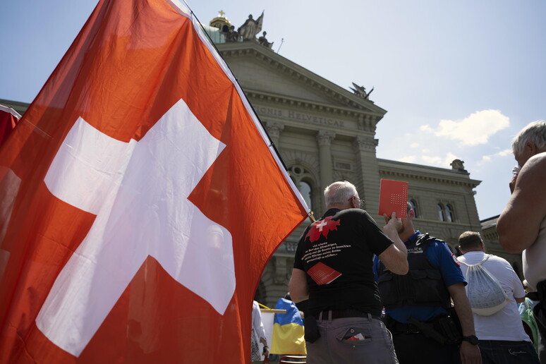 Svizzera: avanza la destra, profondo rosso per i Verdi