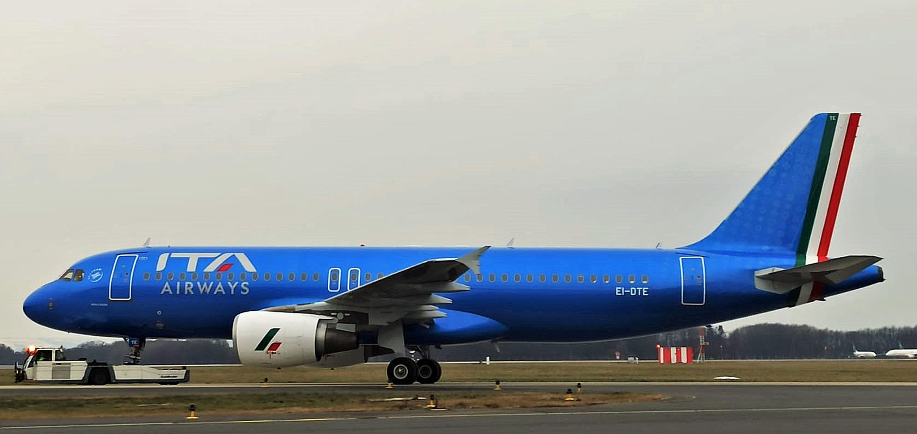 L’allarme del Codacons: “Rincari eccessivi dei voli di Natale per le Isole”