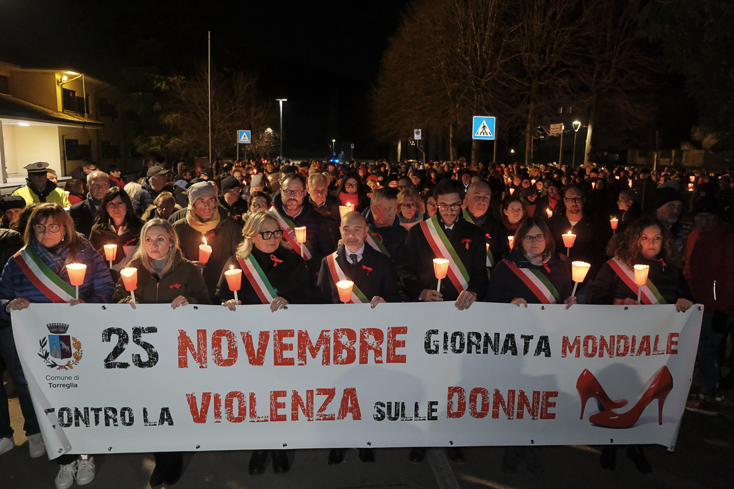 I professionisti delle emergenze inventate