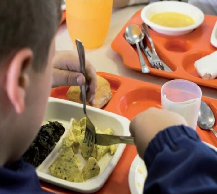 Il piatto piange: un bimbo su due accede al servizio mensa