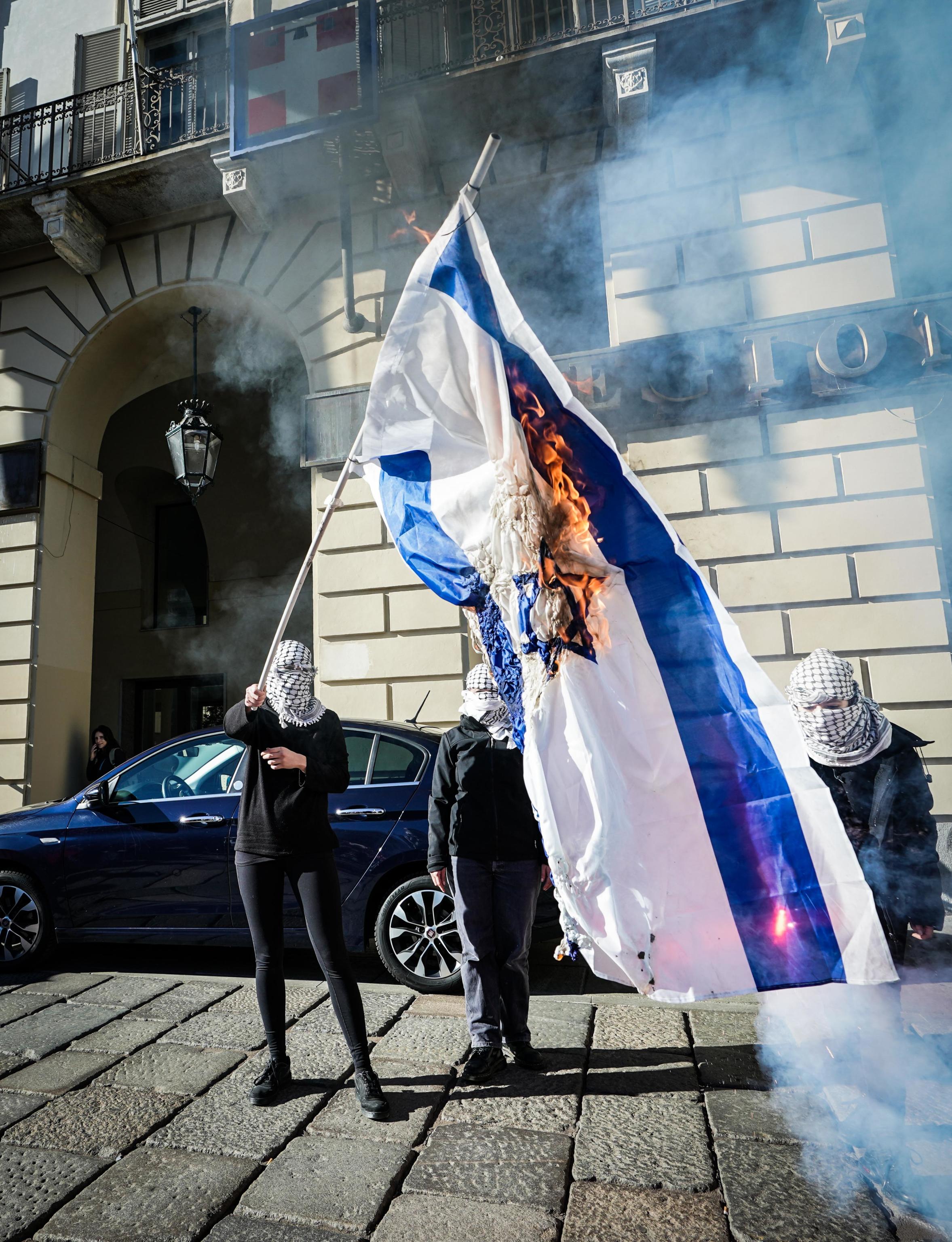 Antisemitismo e indifferenti