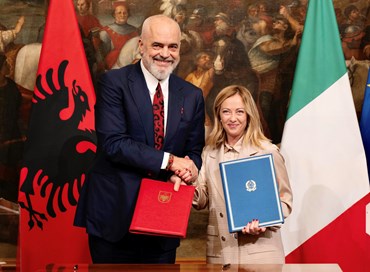 Italia-Albania: sospeso l’accordo sui migranti