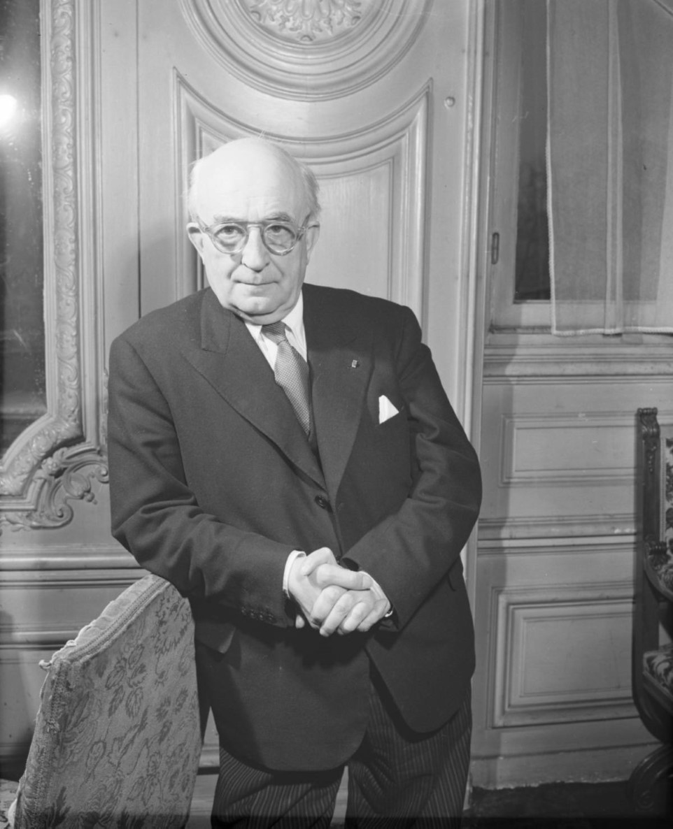 Un affascinante romanzo di fantapolitica