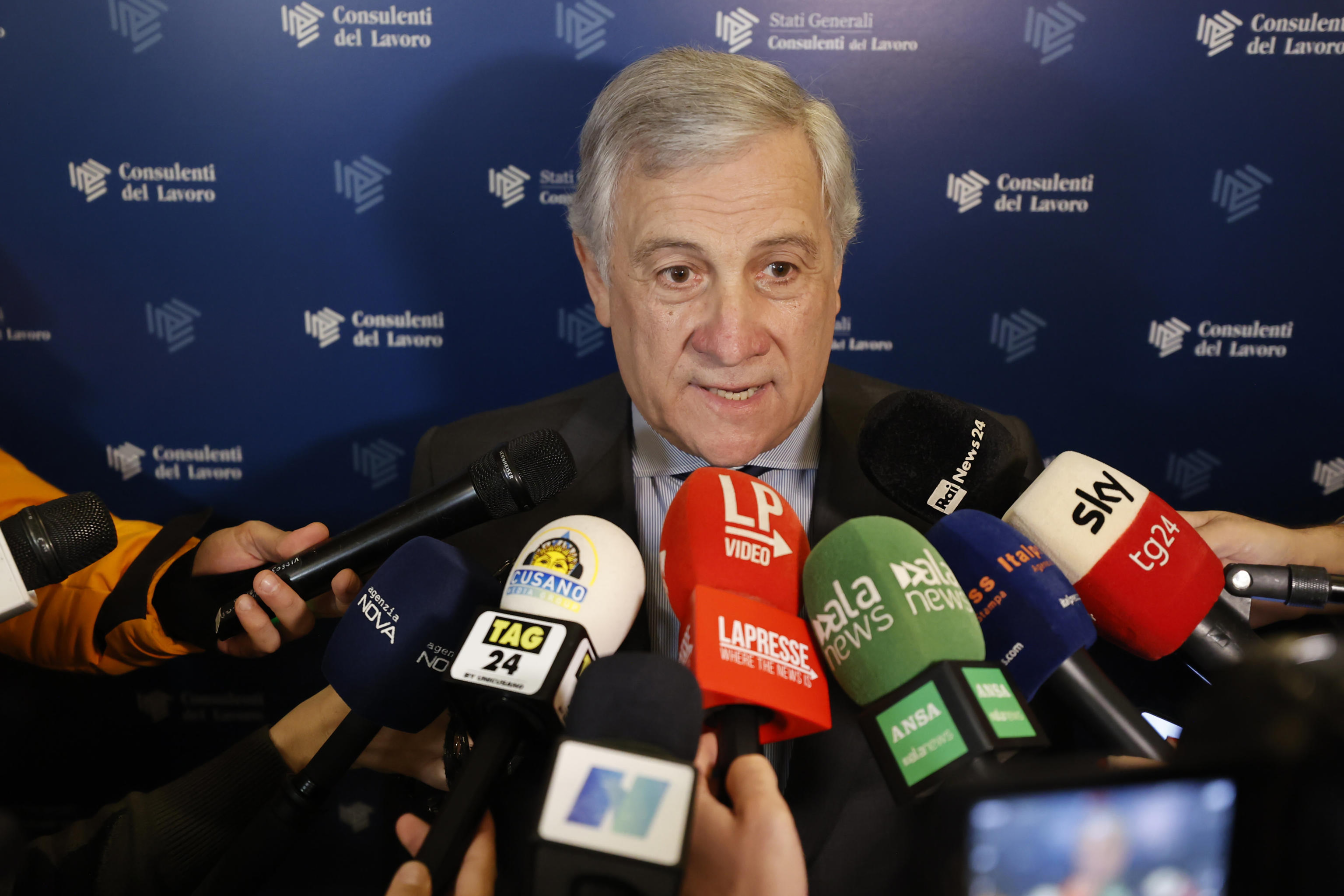 Regionali, Tajani: “Non pongo veti e non ne voglio”