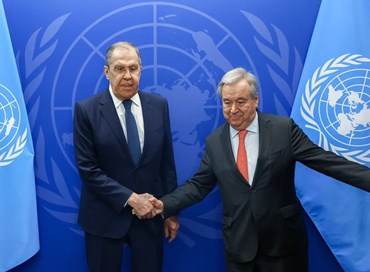 Guterres dà la mano a Lavrov, piovono critiche
