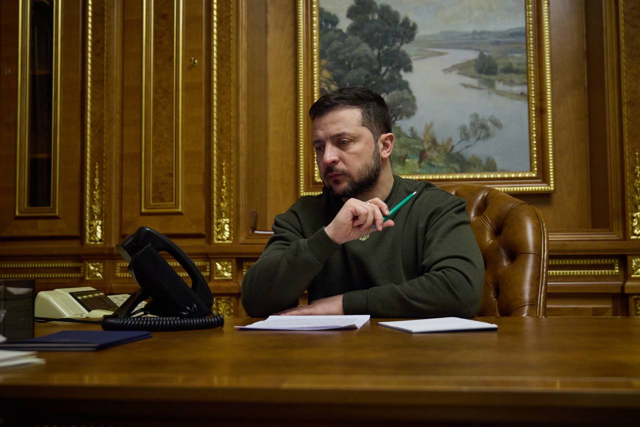 Zelensky: “Non possiamo permettere che la Russia avanzi”