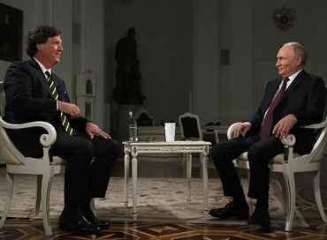 Carlson-Putin: l’intervista in ginocchio, un format sempreverde