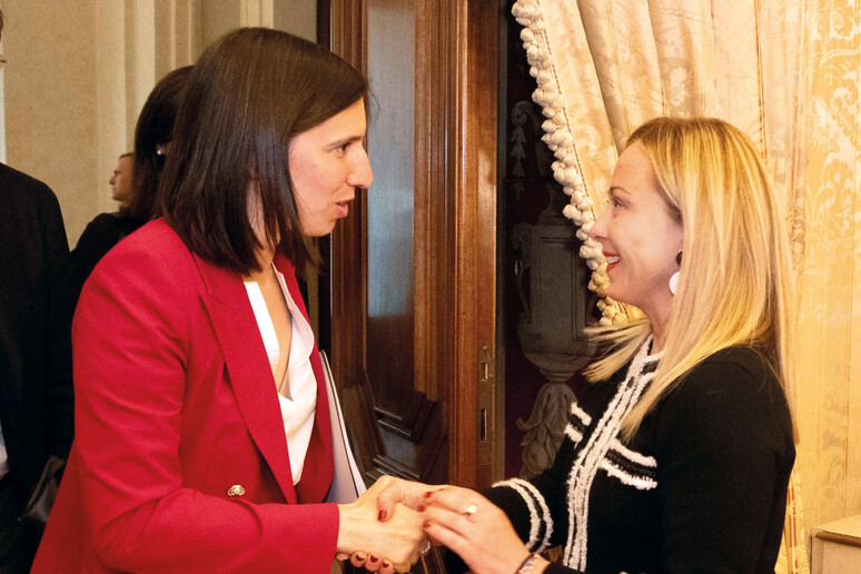 Mozione su Gaza, va in scena il dialogo tra Meloni e Schlein