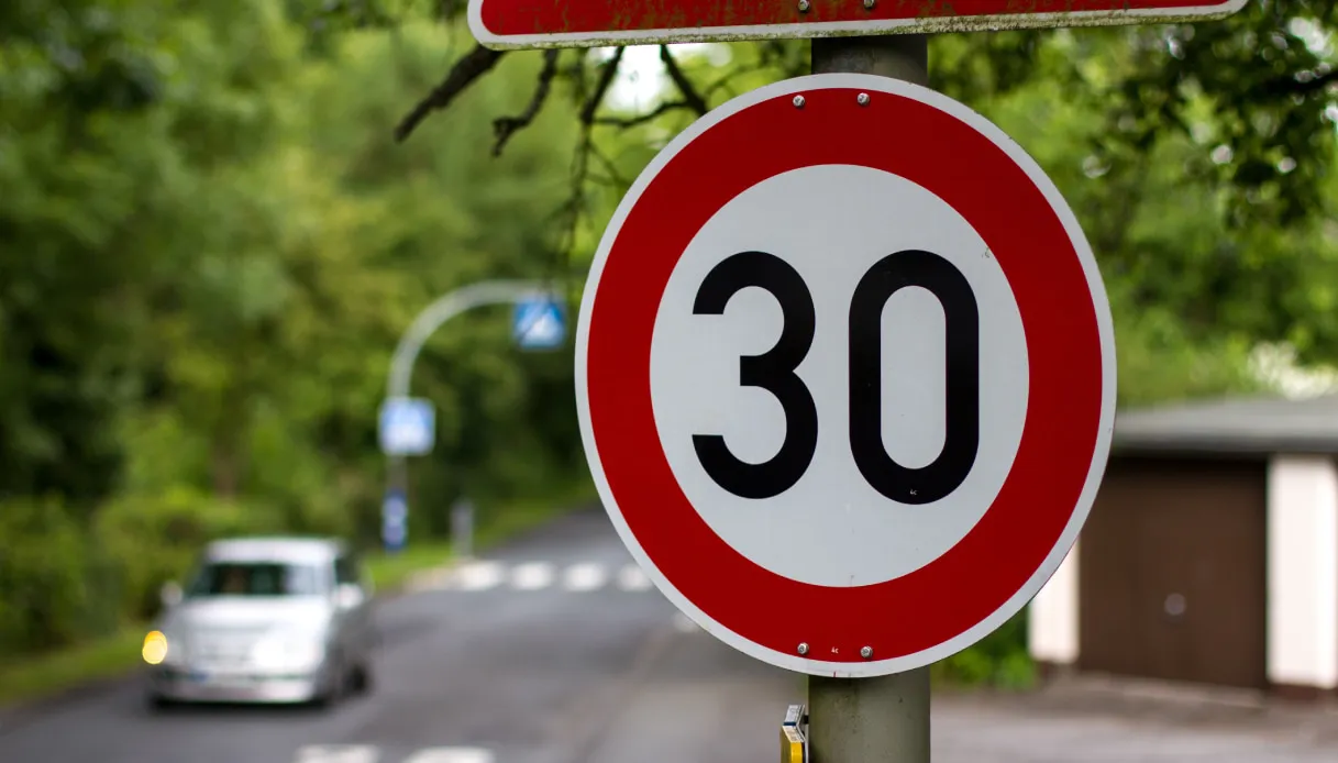 Bologna a trenta all’ora, tutto quello che dice l’evidenza