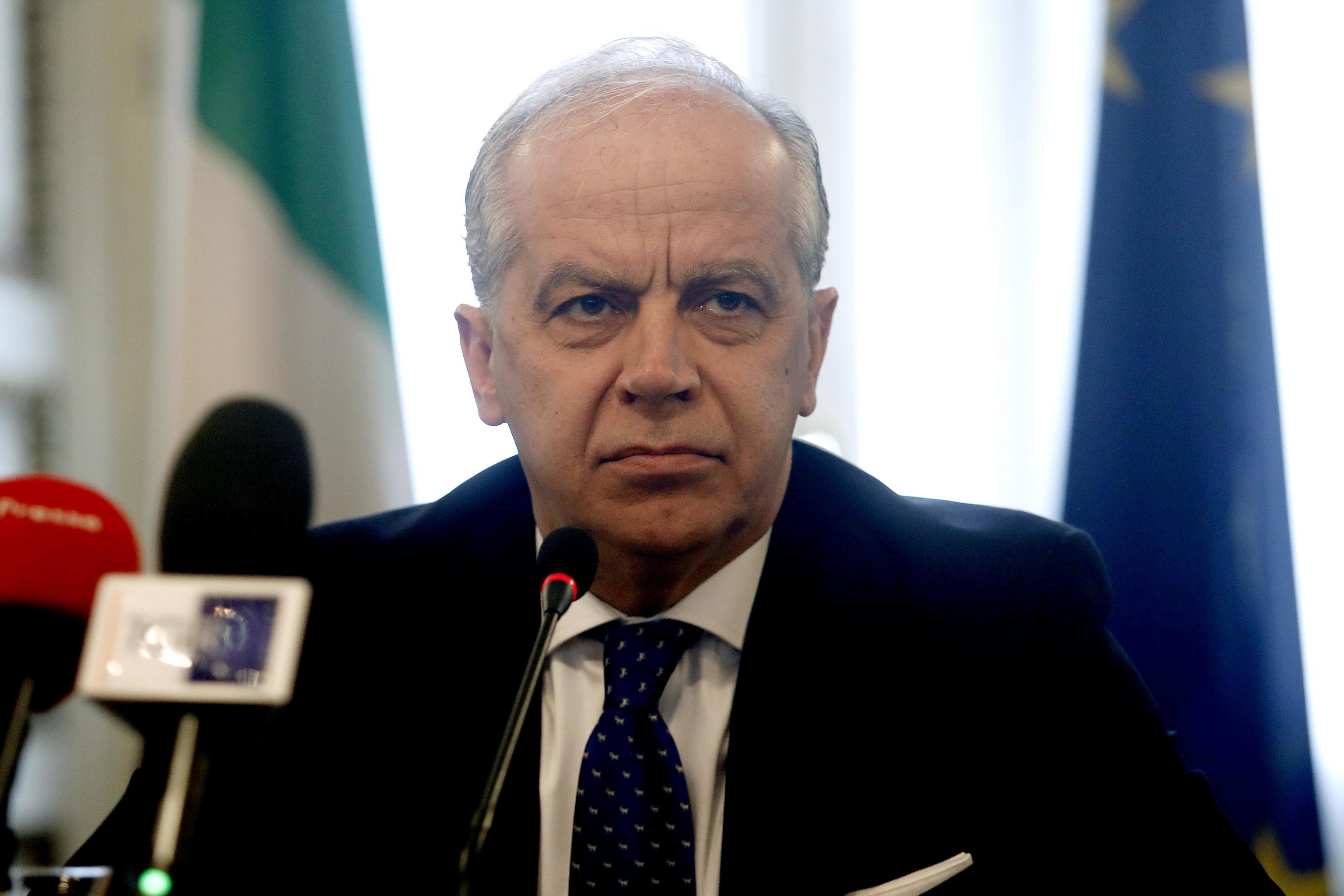 Digos identifica cittadini che omaggiano Navalny, Piantedosi: “Non ledono la libertà”