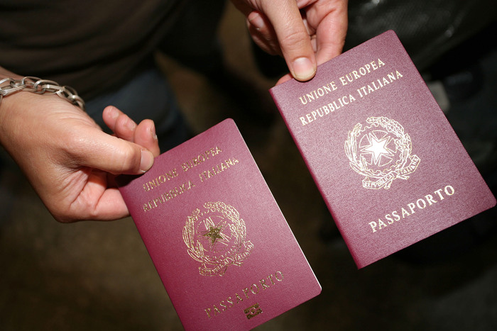 Se il passaporto si richiede (e si rinnova) alle Poste
