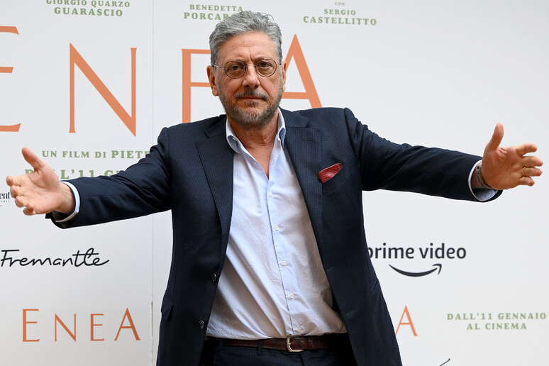 Castellitto apre il Csc “agli artisti in guerra”