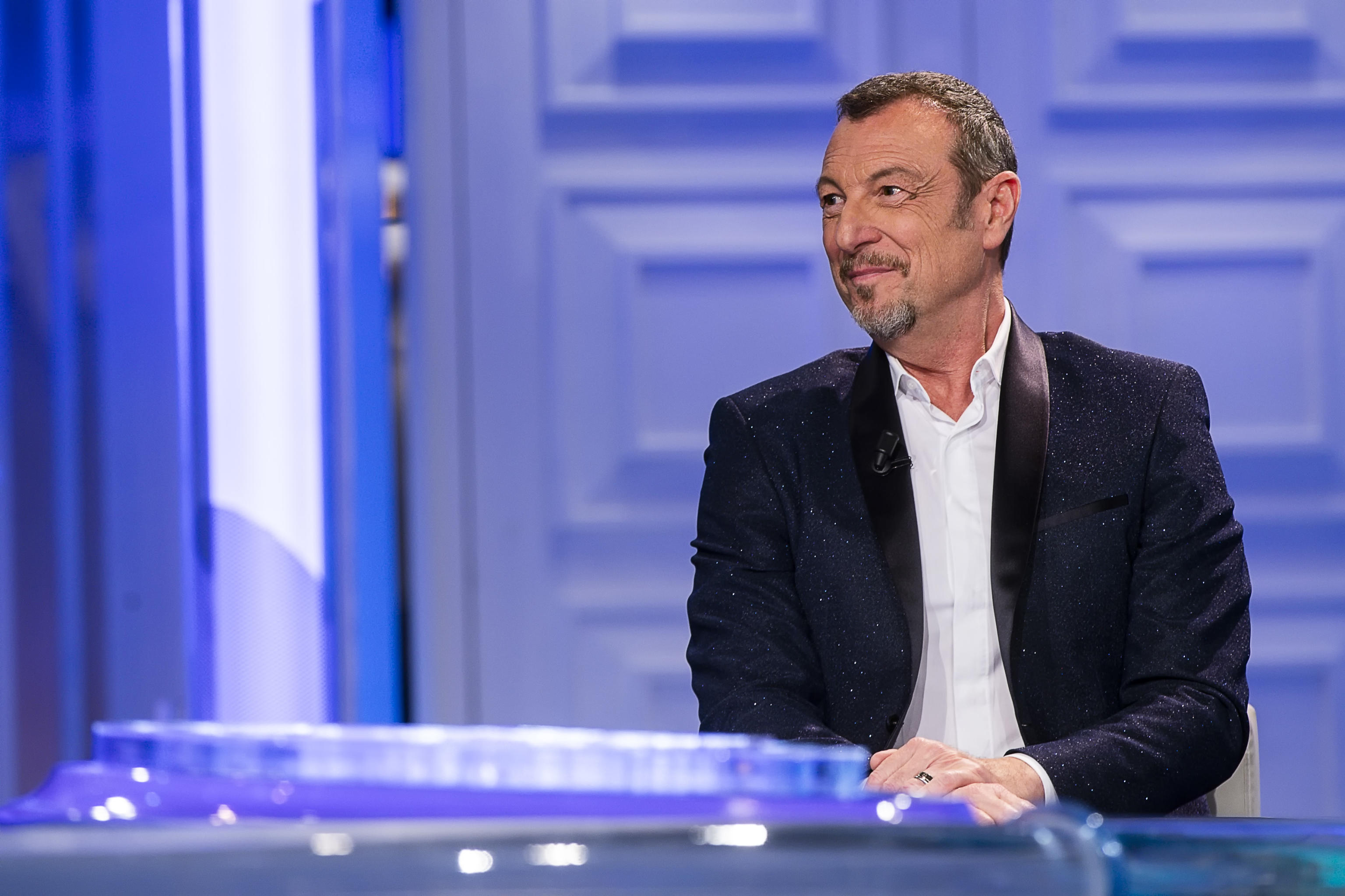 Amadeus scontento della Rai, dopo una vita di successi e soldi