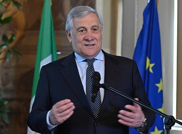 Tajani: “Per il 25 aprile ripartiamo da Berlusconi a Onna”