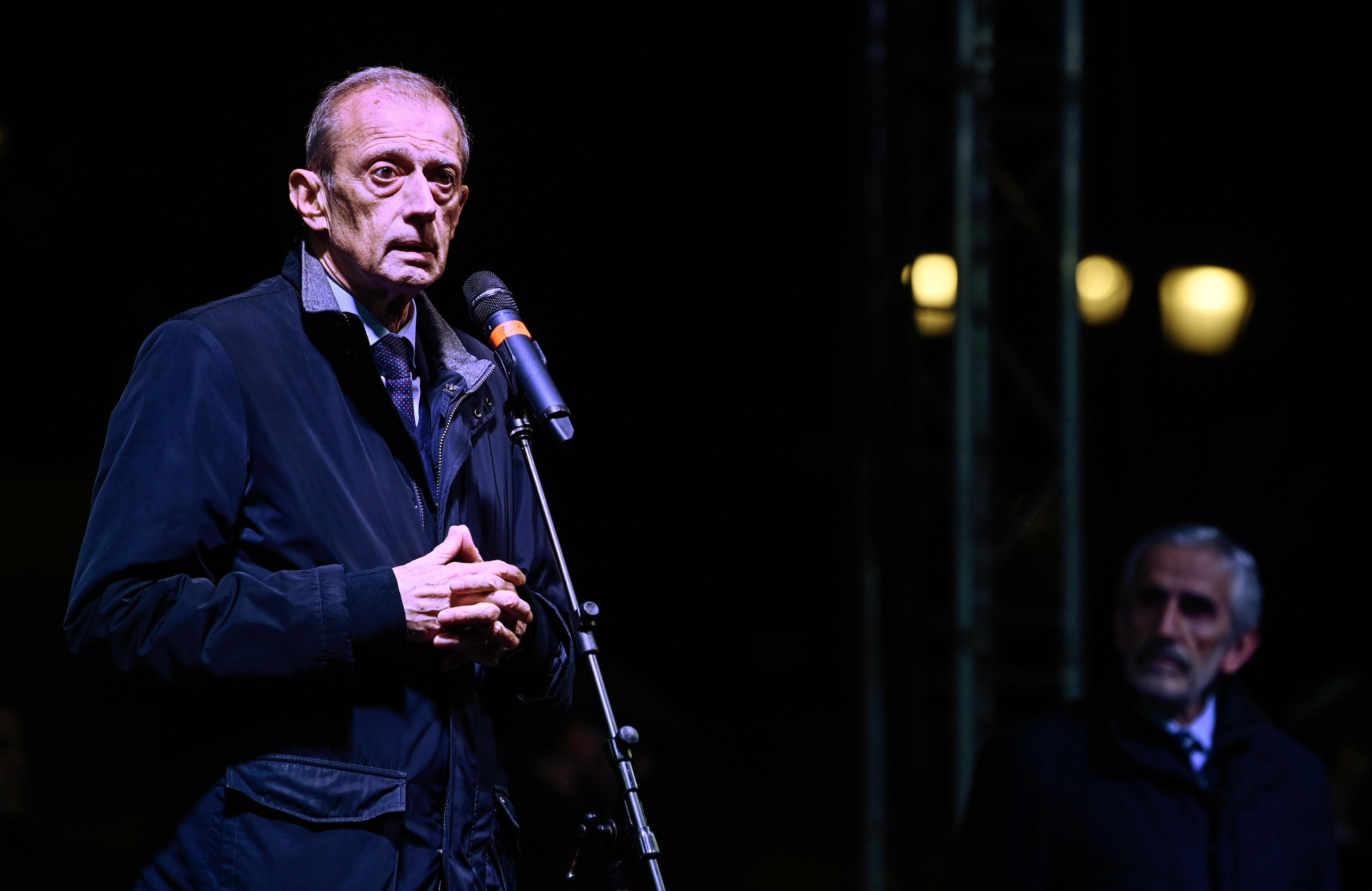 Difendere Fassino dal linciaggio mediatico-populista