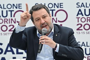 Salvini: “Dire no ad auto diesel e benzina? Una fesseria”