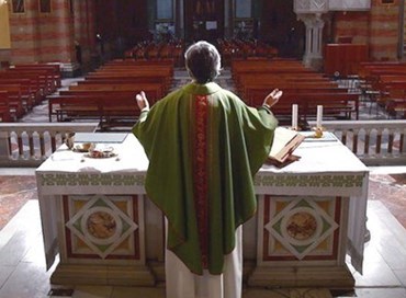 Matrimonio, famiglia, passato e futuro della Chiesa: parla Monsignor Stenico