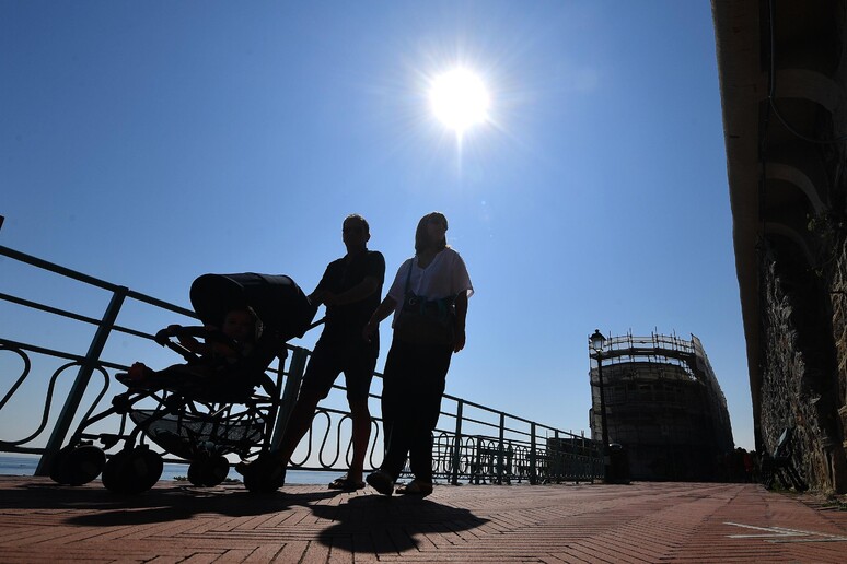 Istat: quasi il 70 per cento dei giovani vuole dei figli