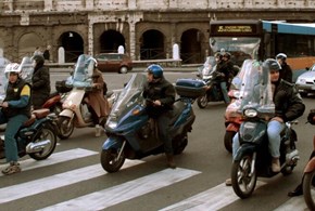 L’aria di Roma: grazie agli scooteristi
