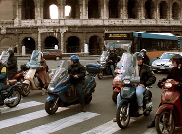 L’aria di Roma: grazie agli scooteristi