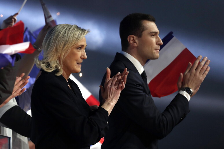 La Francia è pronta per una virata a destra