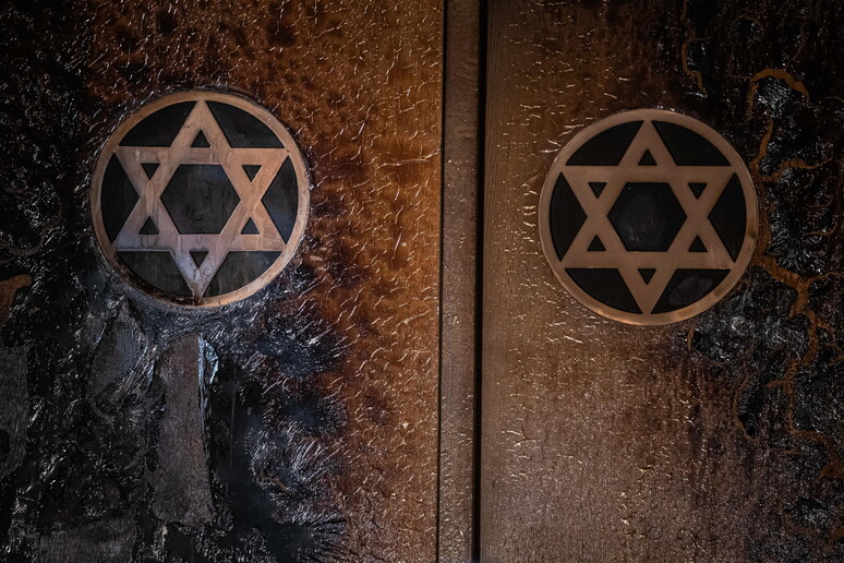 Francia, la denuncia di una 12enne: violentata perché ebrea