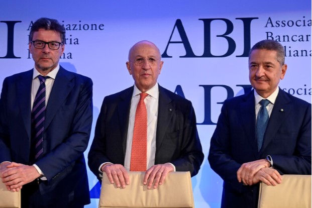 Giorgetti: “Non serve una manovra lacrime e sangue per ridurre il debito”