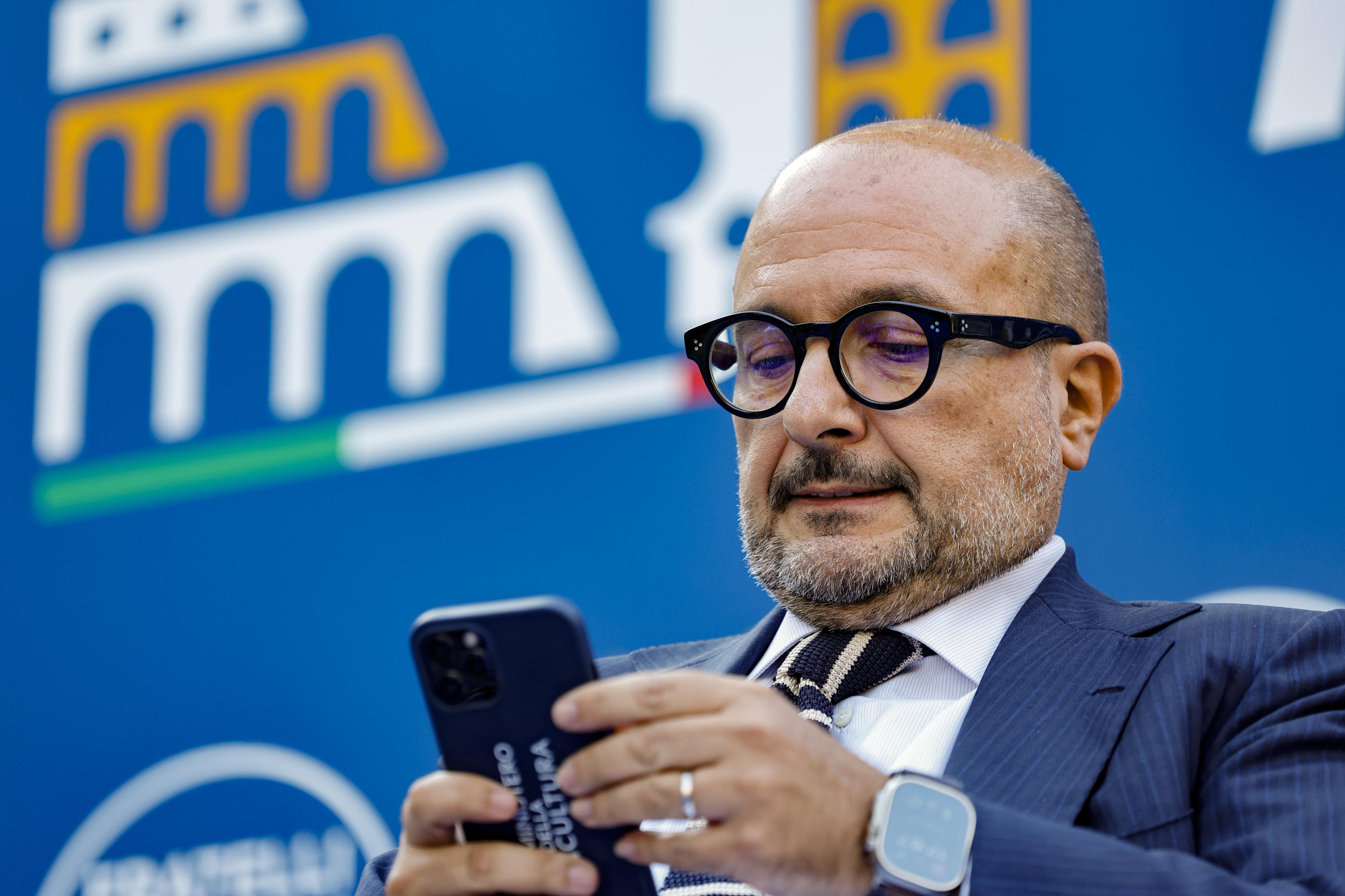 Sangiuliano: “Chi mi dà lezioni di moralità non ha titoli per parlare”