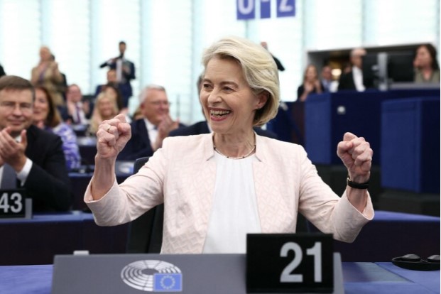 Commissione Ue, Von der Leyen rieletta: Fdi e Lega votano “No”