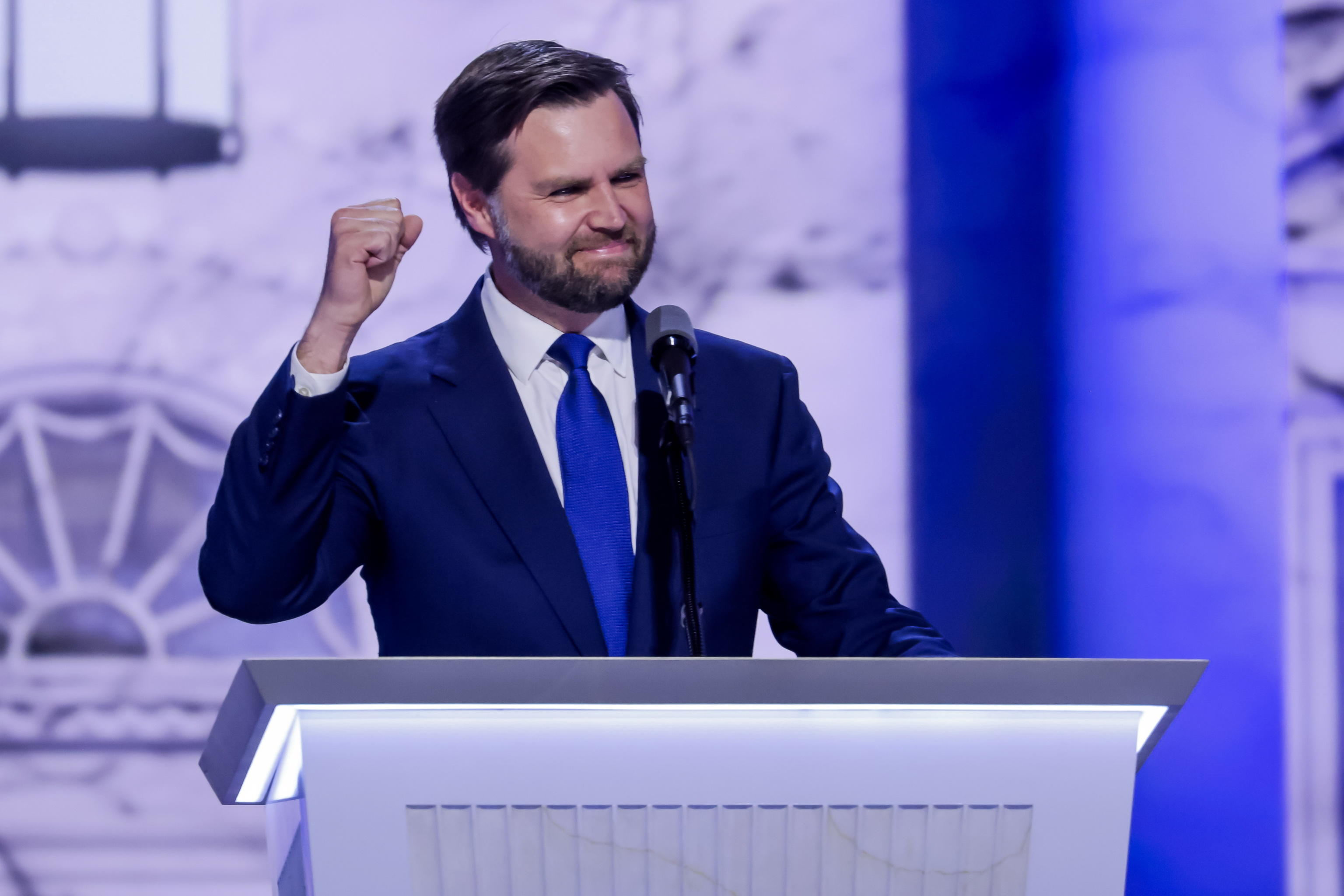 Elegia americana di Vance, luci e un rischio: nuovi dazi ai prodotti cinesi