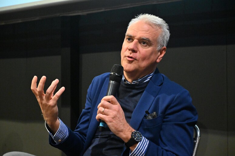 Zangrillo: “Condividere ulteriori spazi di semplificazione”