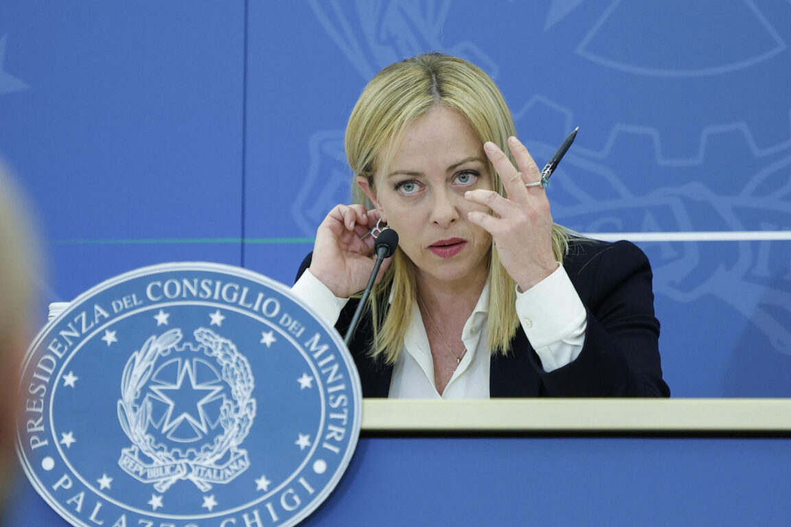 Gli attacchi a Fratelli d’Italia graditi a ex Fiat e coop migranti