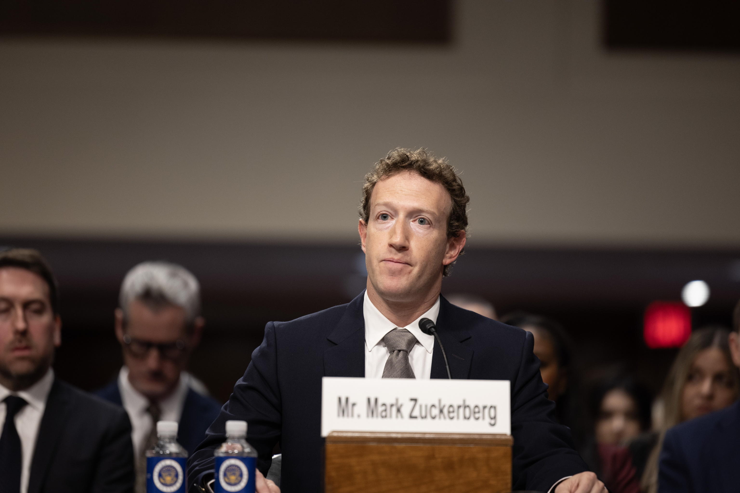 Covid, Zuckerberg: “Casa Bianca ha chiesto censura su Facebook e Instagram”